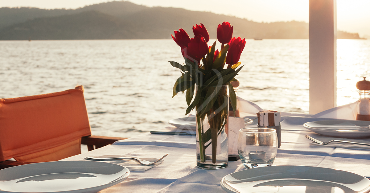 boat dine in, restaurant in boat, what is lakeshore, luxury life awaits you in pakistan, lakeshore, its lake o’clock, lakeshore city, lakeshore farms, lakeshore farmhouses, lakeshore clubs, lakeshore residencia